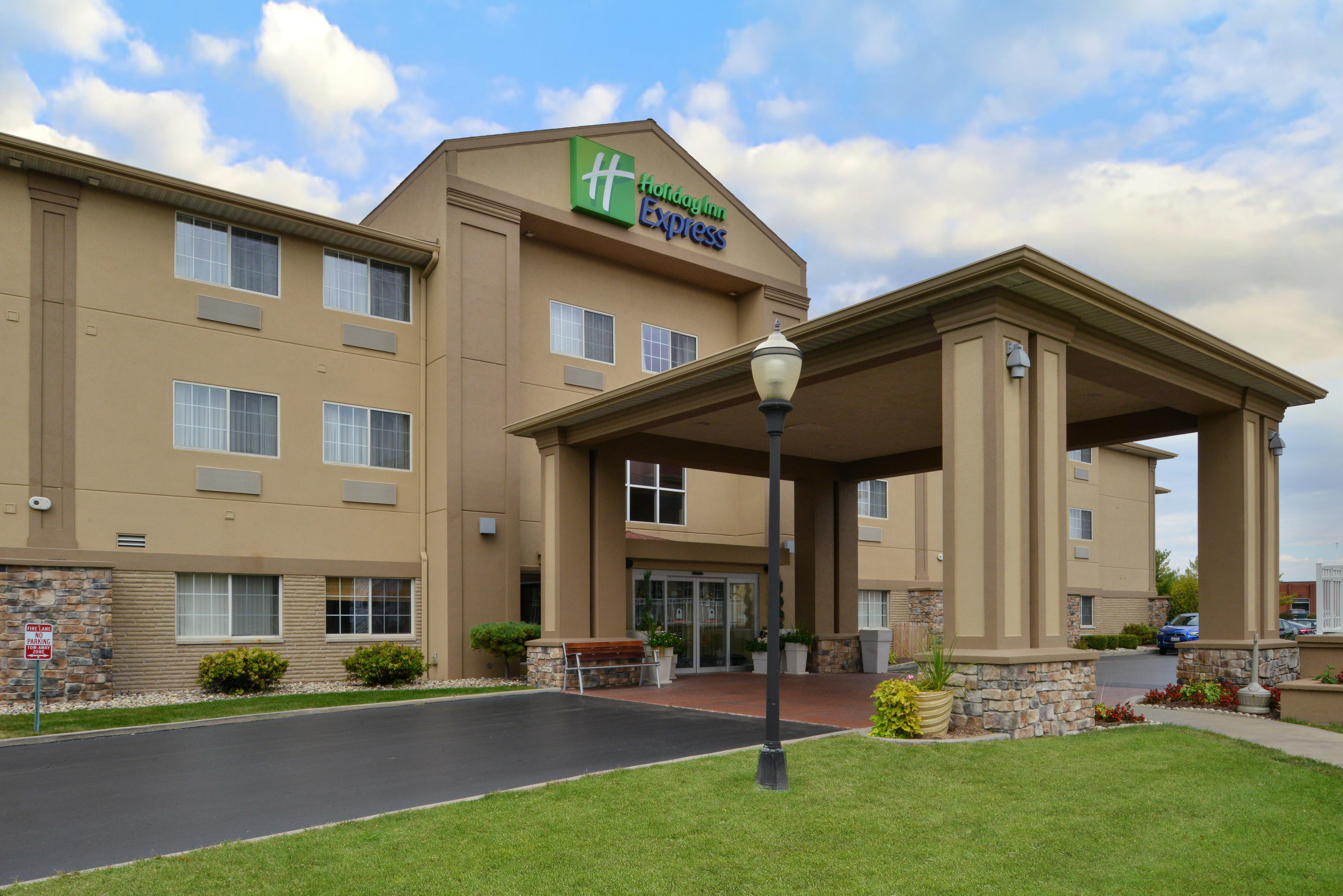 Holiday Inn Express Hotel & Suites-Saint Joseph By Ihg Экстерьер фото