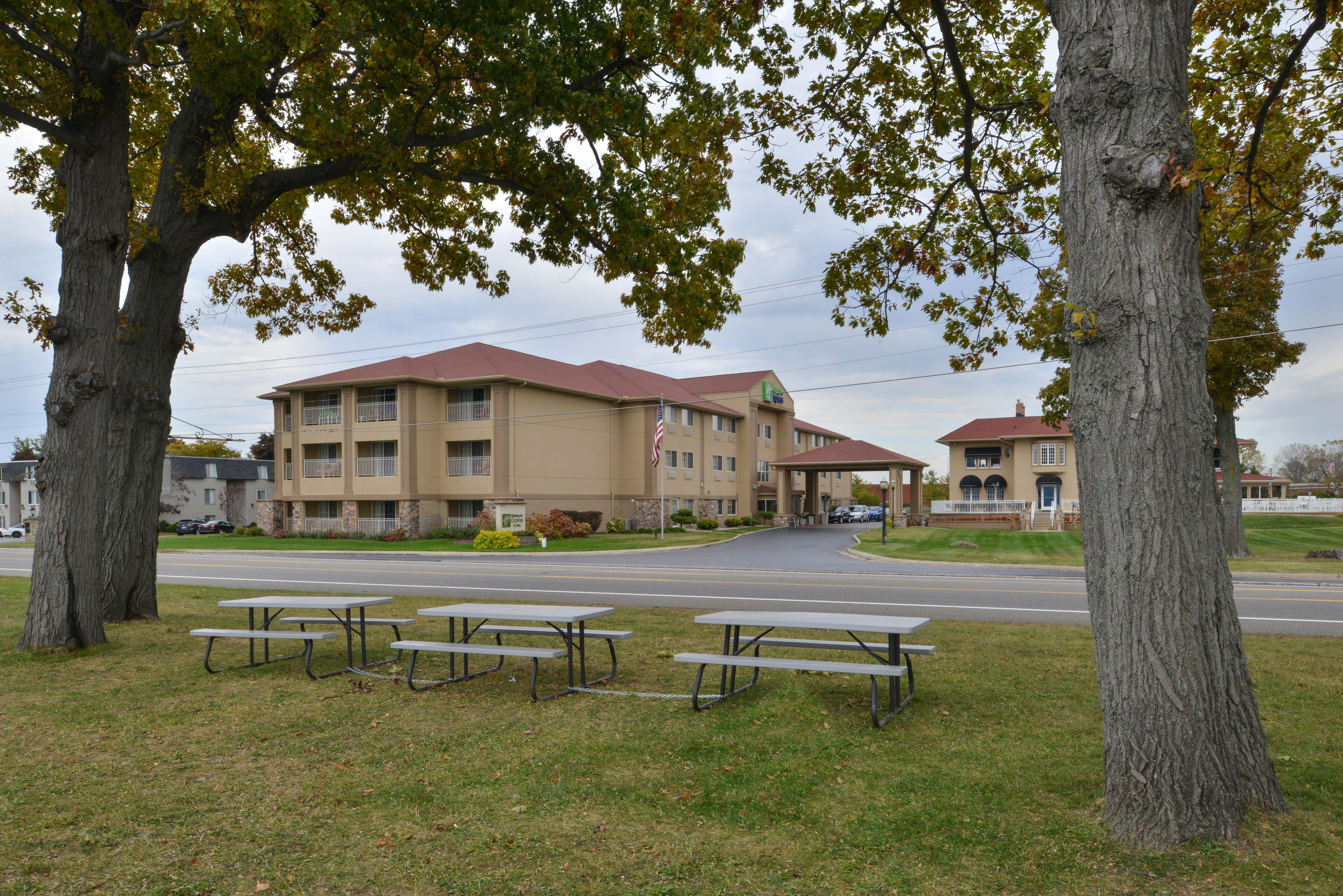 Holiday Inn Express Hotel & Suites-Saint Joseph By Ihg Экстерьер фото